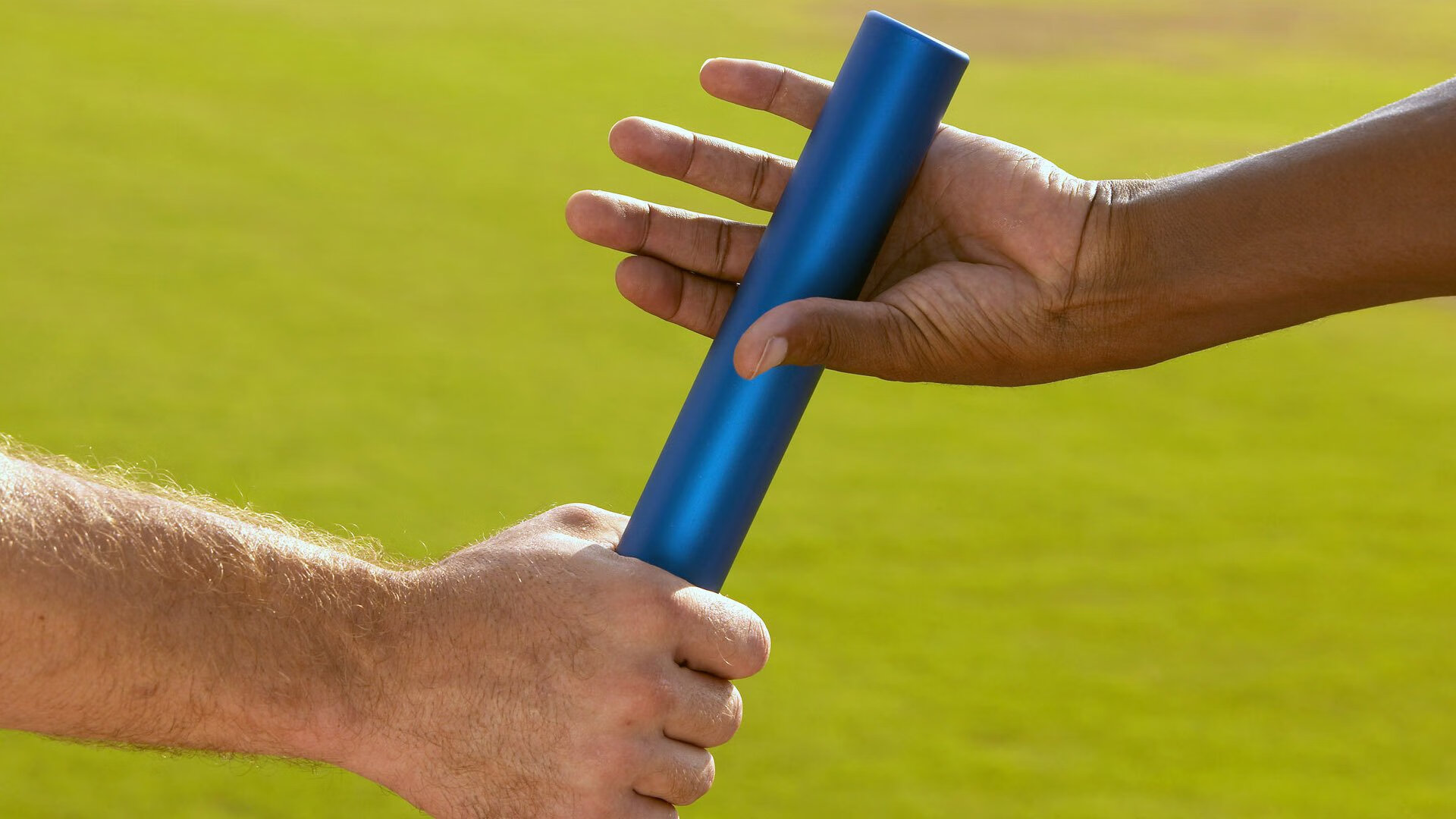 爱游戏官方网站-_铁路沿线：景色如画的轨道线上比赛_，铁路沿线风景