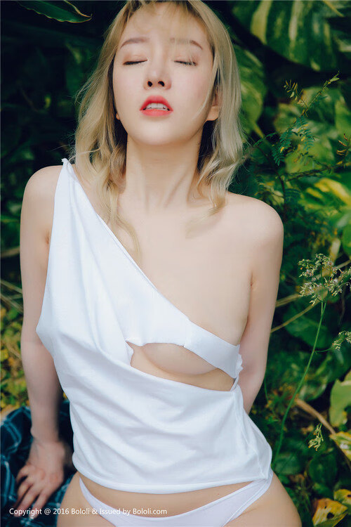 “校园足球文化节精彩纷呈，青少年踢出青春风采”，校园足球艺术节