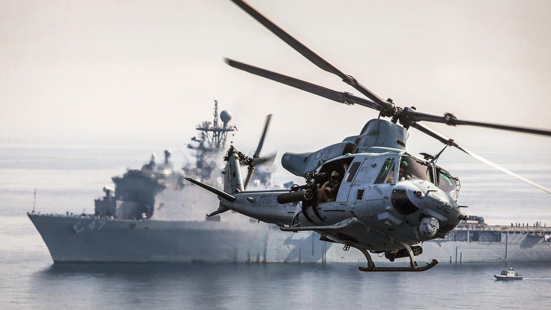 爱游戏娱乐平台-客队在比赛中展现出了惊人的攻击力，客队的球队席应位于记录台同方向的( )