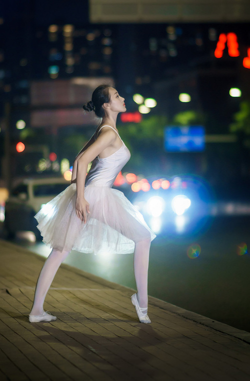 AYXSPORTSAPP-布伦特福德中场衔接紧密，蜜蜂军团力拼欧战席位，布伦特福德吧