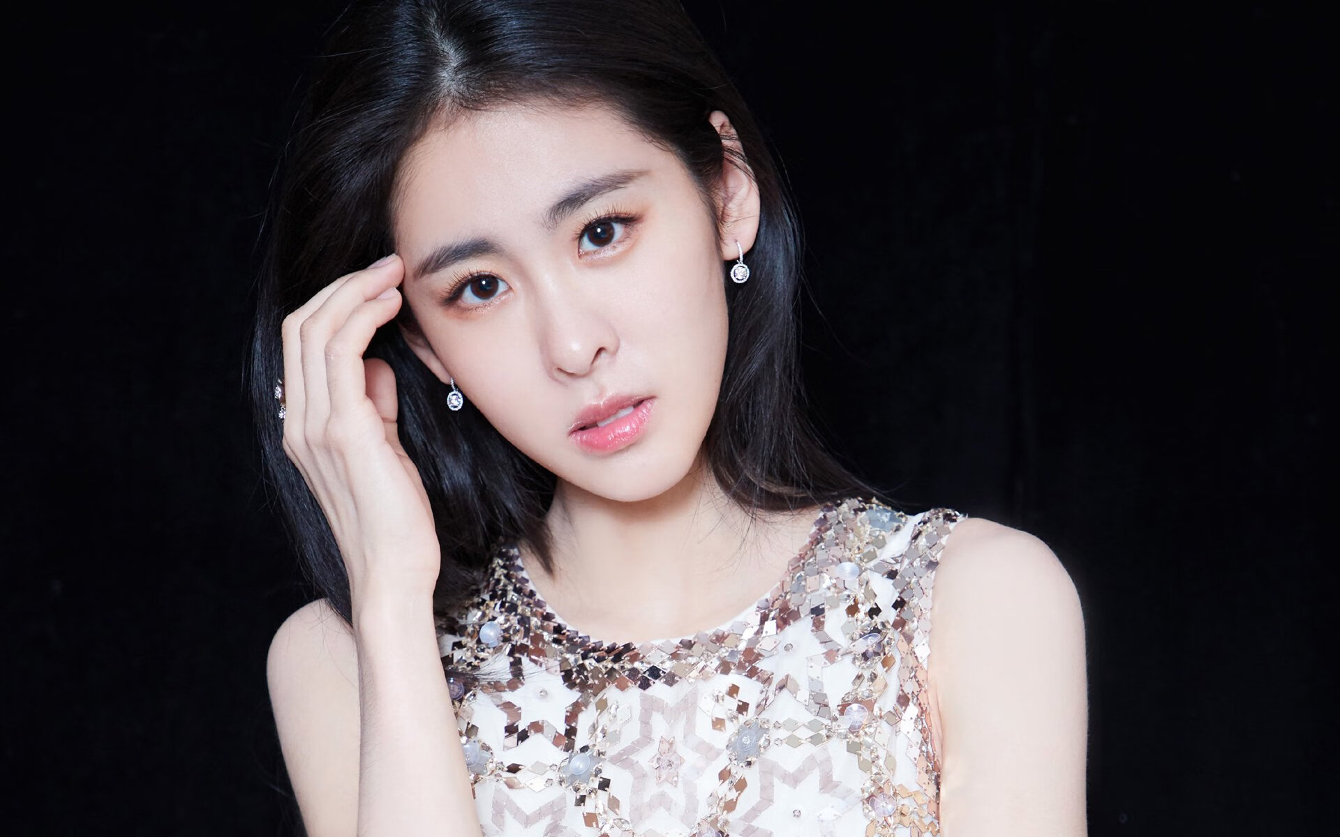 爱游戏中国官方网站平台-“克洛普批赛事拖累球员休息周期：体能隐患引担忧”