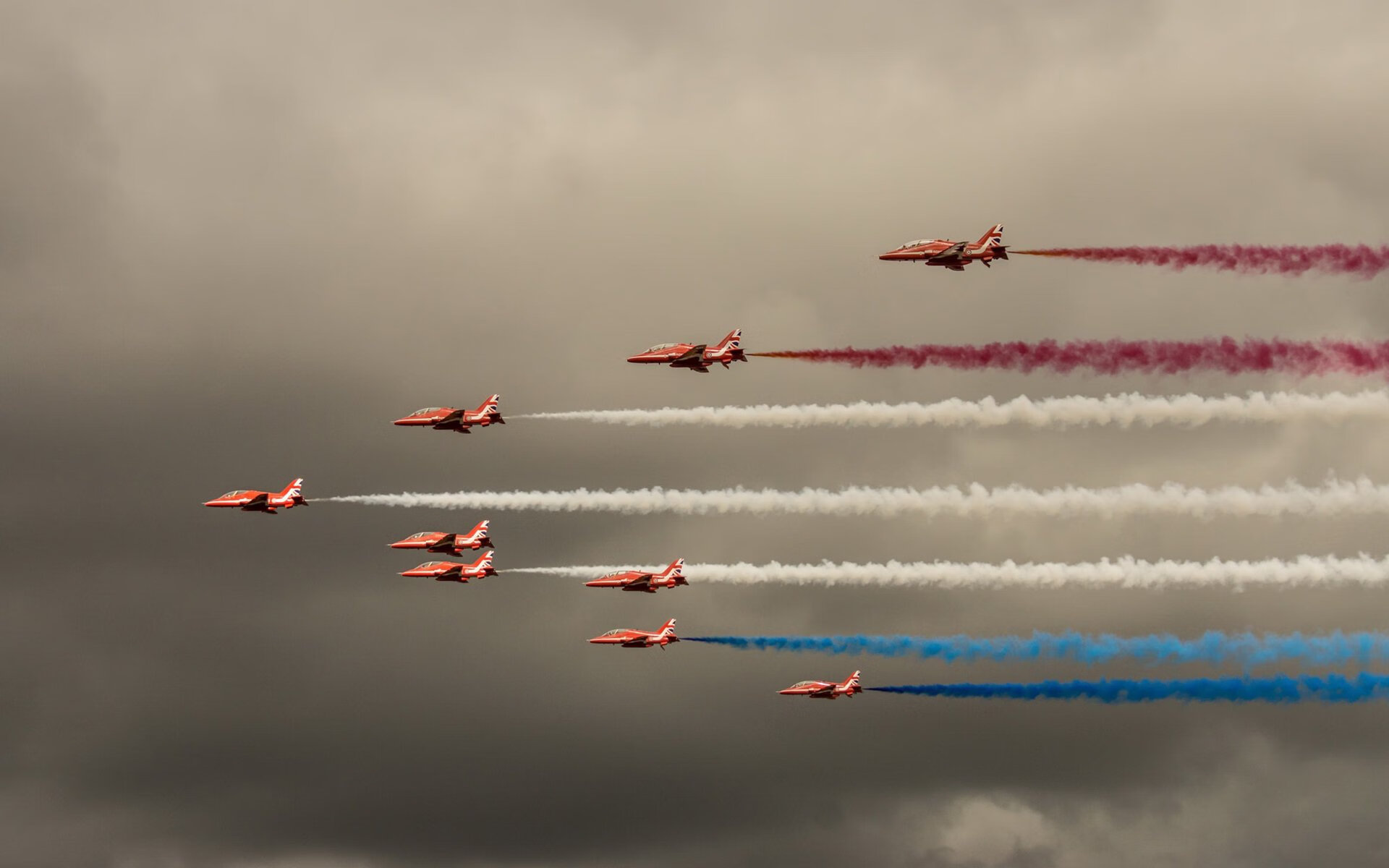 勒沃库森门将状态出色屡次救险,勒沃库森吧