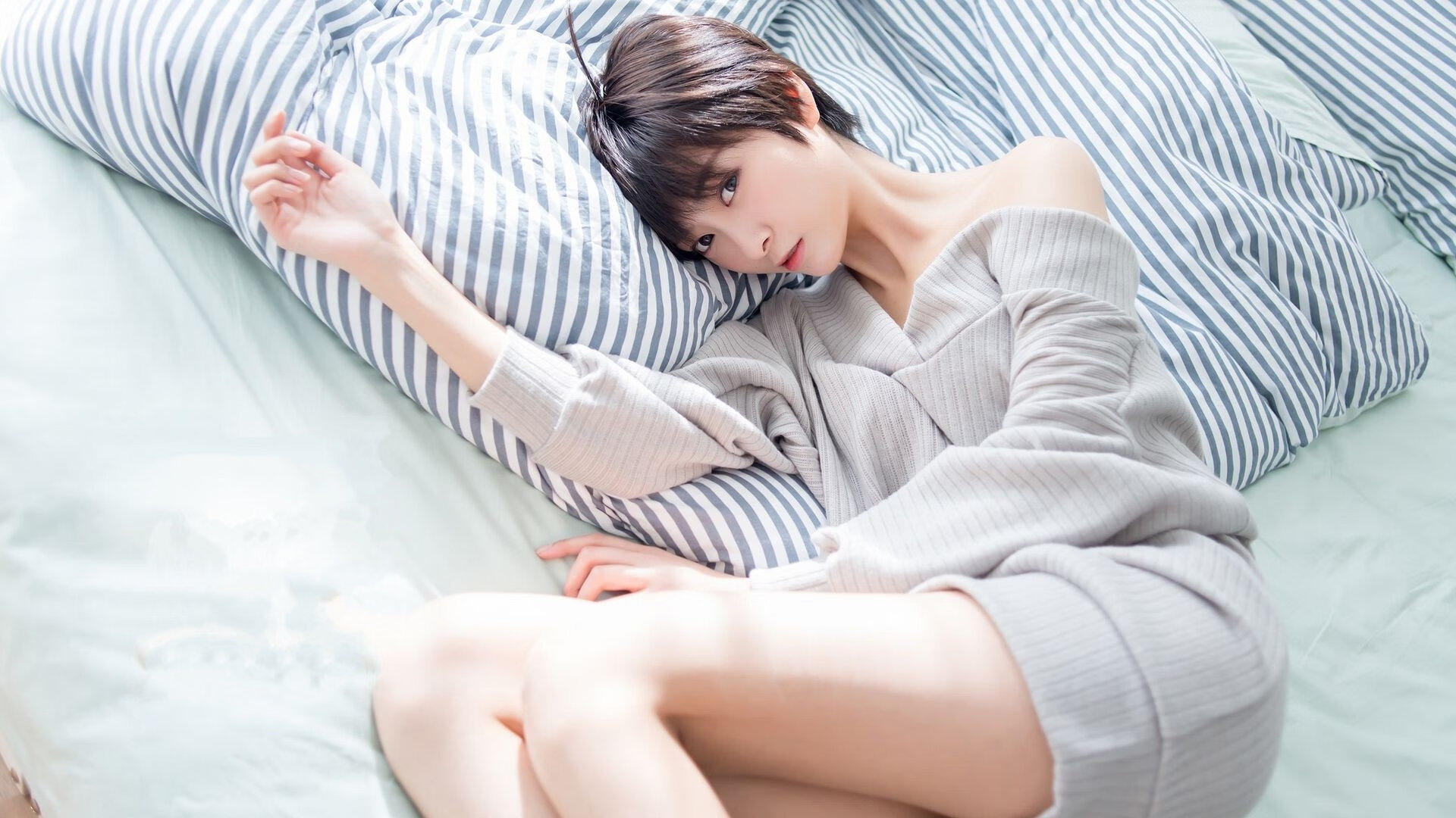 爱游戏官网-日本国家队在亚洲杯中表现出色，冲击冠军