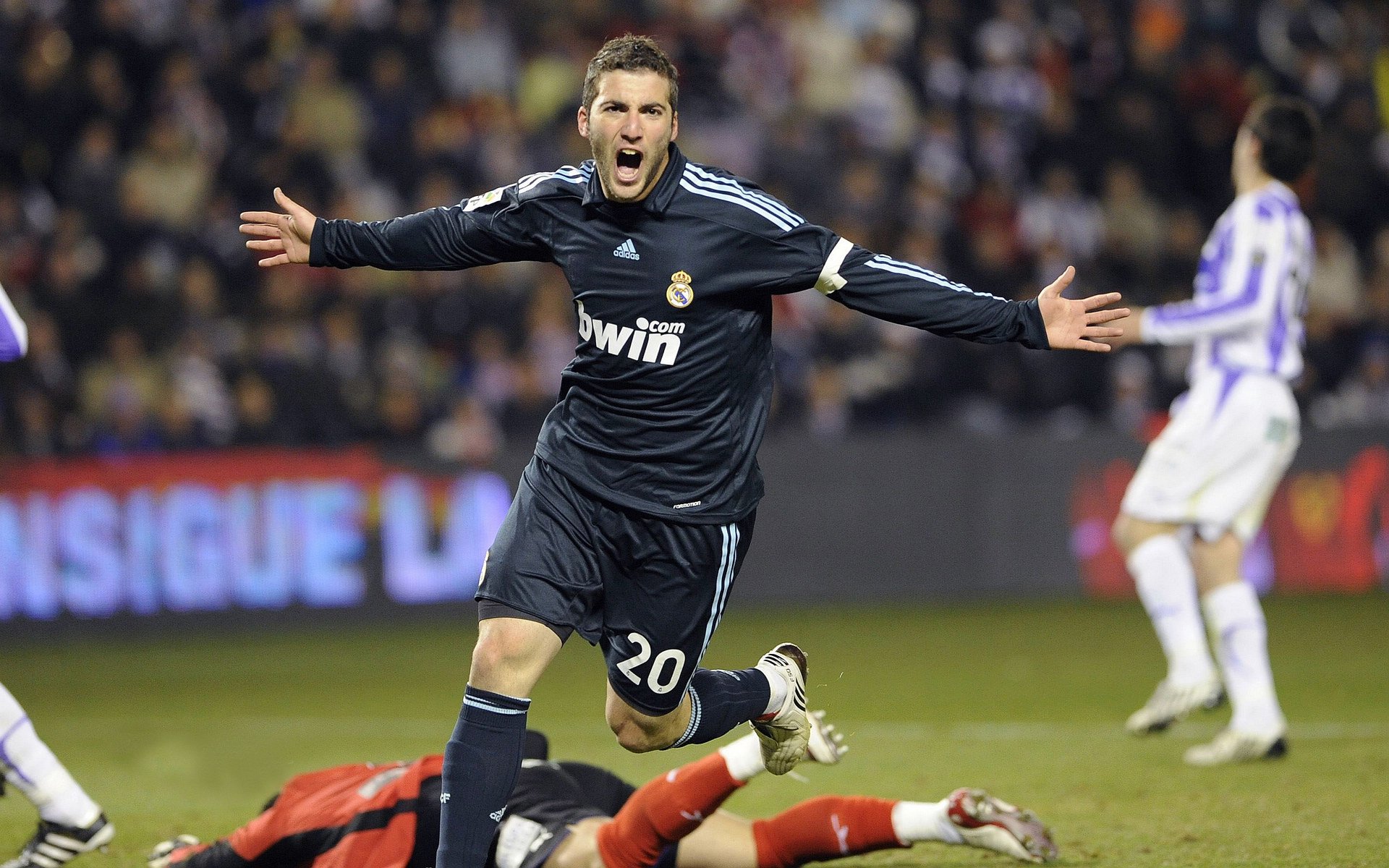 西班牙青年队在欧洲赛场表现优异，未来可期