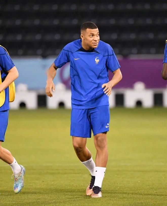 关于爱游戏体育:社交媒体对运动员职业生涯的影响的信息