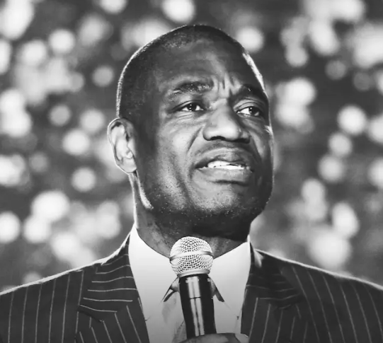 关于爱游戏体育:NBA球星自传:讲述穆托姆博的传奇人生的信息 关于爱游戏体育:NBA球星自传:讲述穆托姆博的传奇人生的信息