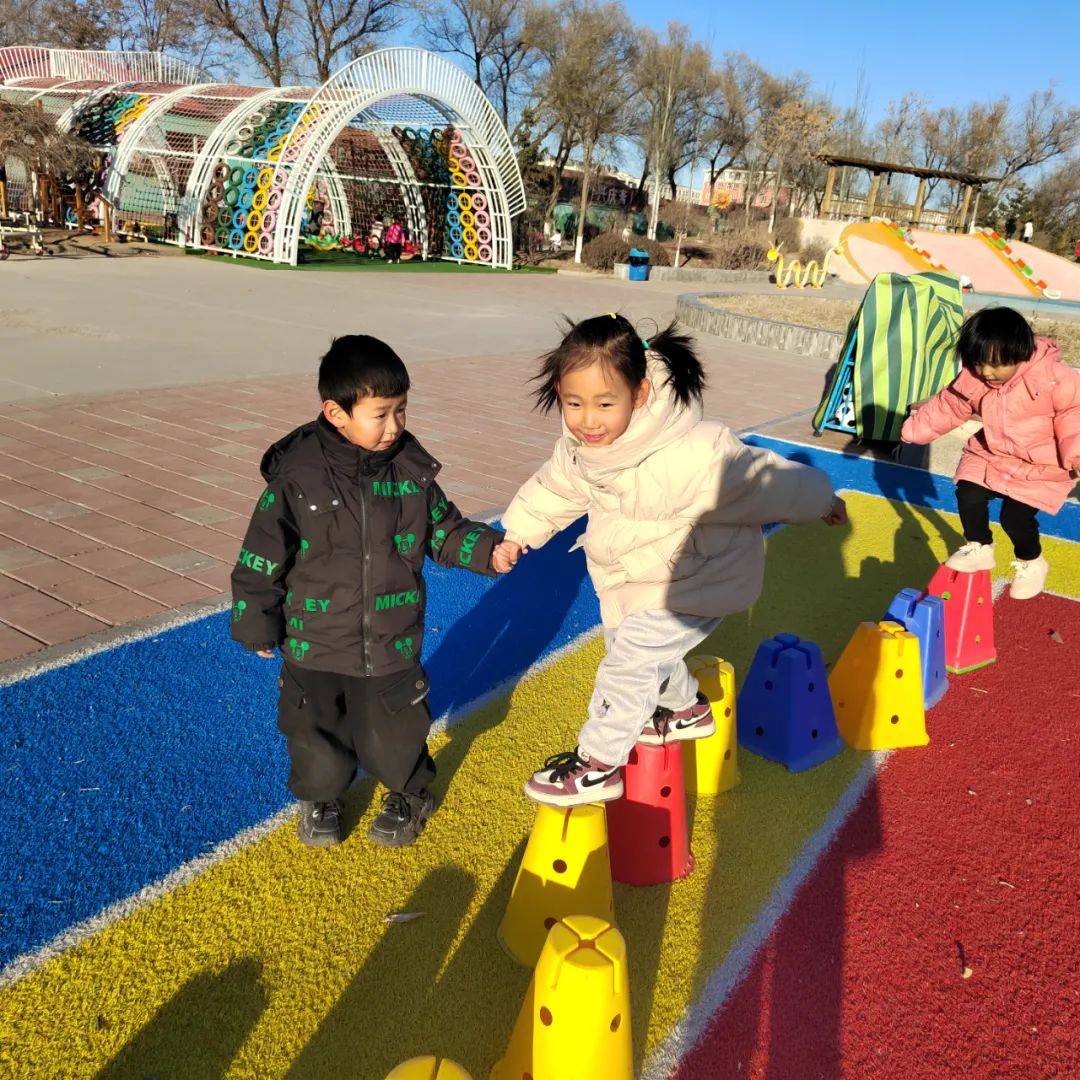 包含爱游戏体育:运动健身的多样性：适合各年龄段的活动的词条