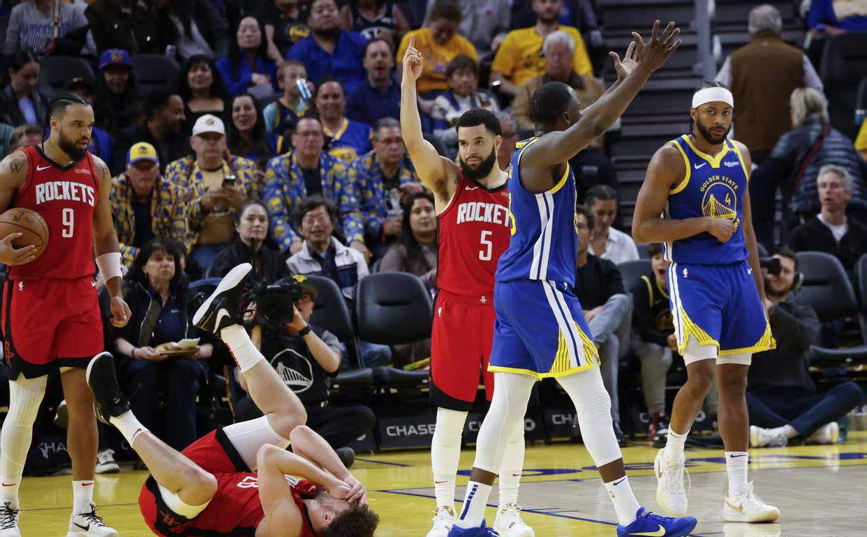 关于爱游戏体育：勇士队战术调整：科尔计划增加三角进攻的信息