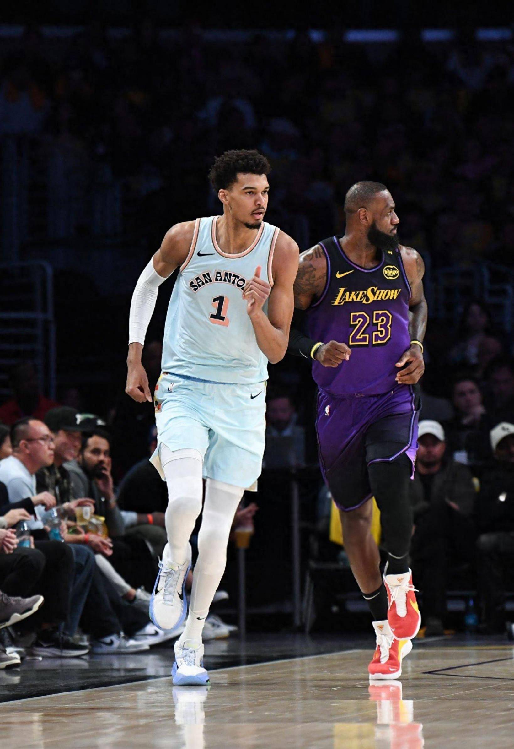 关于爱游戏体育:湖人队新赛季的挑战：如何应对激烈的竞争？的信息