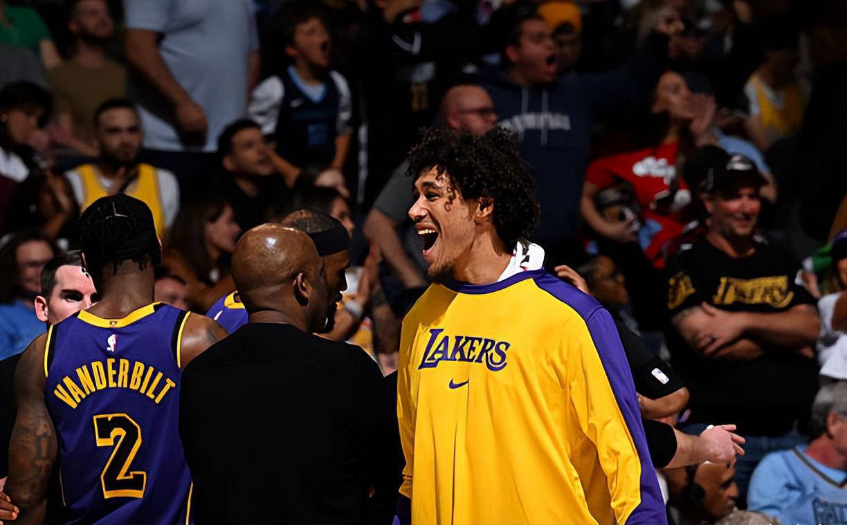 关于爱游戏体育：湖人队新赛季：海斯能否成为合格的内线轮换？的信息