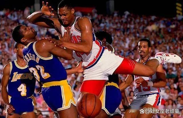 爱游戏在线登录入口-爱游戏体育：中国男篮历史上的经典战术：回顾那些令人拍案叫绝的战术配合的简单介绍